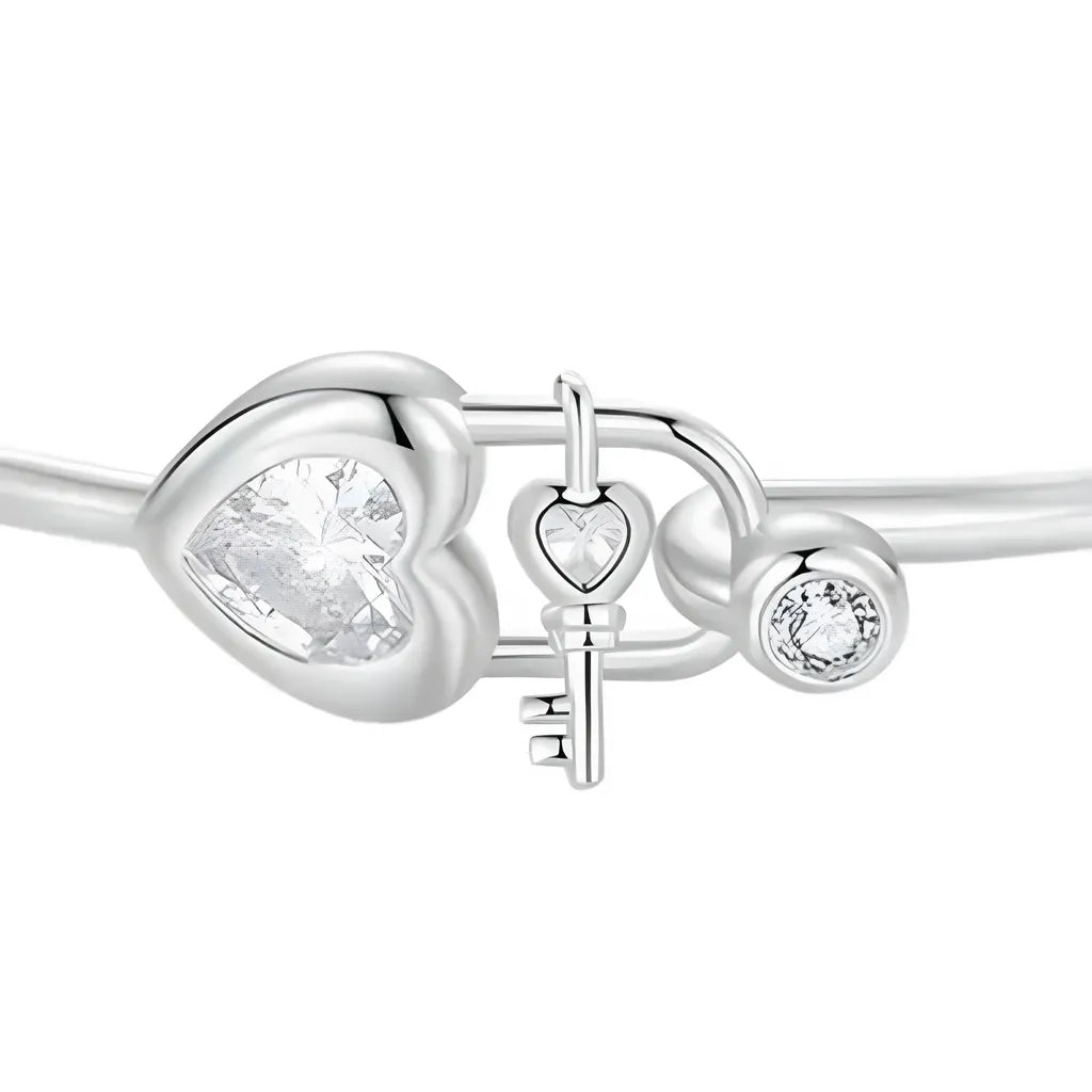 pulseira-de-prata-lock-banhado-em-ouro-branco-com-zirconias-detalhes-da-zirconia