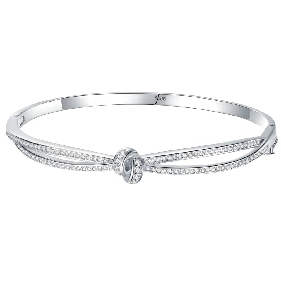 pulseira-de-prata-muguet-com-zirconias-no-fundo-branco