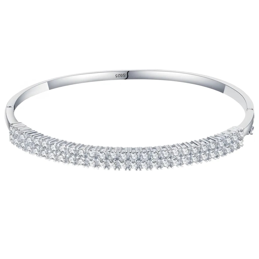 pulseira-de-prata-quincy-com-zirconias-no-fundo-branco