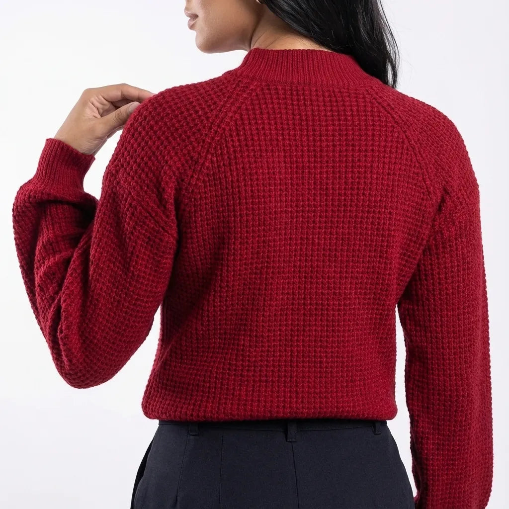 sueter-feminino-em-trico-com-manga-bufante-cereja-costas-perto