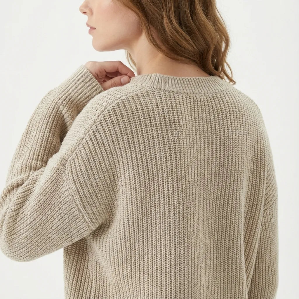 sueter-feminino-em-trico-manga-bufante-armine-costas-perto