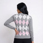 sueter-feminino-em-trico-xadrez-audrey-costas-perto