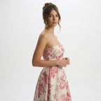 vestido-tomara-que-caia-ester-lado-perto