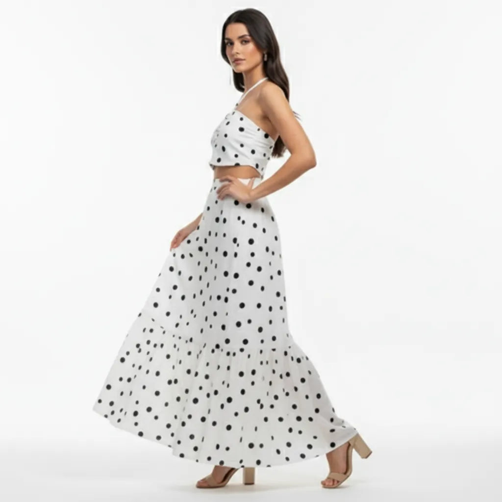 vestido-tomara-que-caia-midi-poa-leia-lado-pose